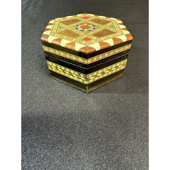 Vintage Victor Molero Inlaid Wooden Hexagon Trinket Box Hand Made In Spain - Picture 4 of 13